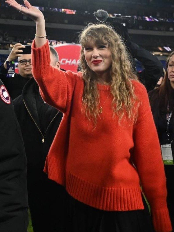 Taylor Swift Red sweater Kansas City Chiefs