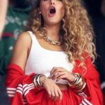 Blake-Lively-Super-Bowl-LVIII-2024-Red-Tracksuit