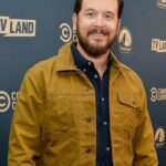 Rip-Wheeler-Yellowstone-Season-4-Cole-Hauser-Veterans-Day-Tribute-Leather-Jacket-1