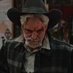 Lloyd-Pierce-Yellowstone-S05-Forrie-J.-Smith-Plaid-Jacket
